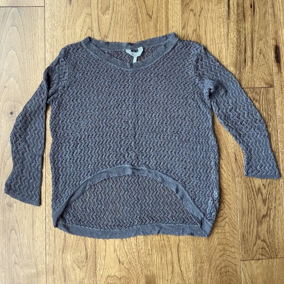 Womens Kirra PacSun Grey Open Knit Asymmetrical 3/4 Sleeve Sweater Shirt Size S - Picture 1 of 7